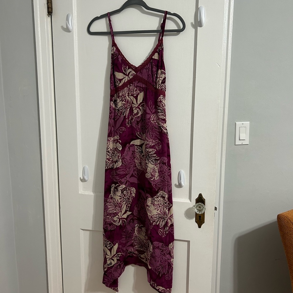 Santiki sundress with spaghetti straps closure with zipper closure size small